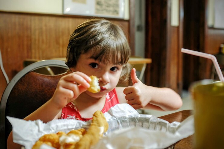 Child Psychologist in Miami assisting with healthy eating habits